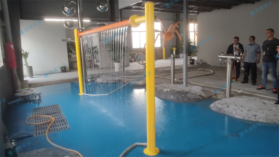 趣味水簾門(mén)戲水小品